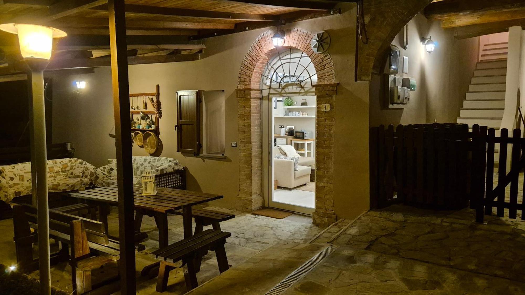 פבריאנו Borgo Canapegna - "La Quercia D'Oro" Private Pool In The Heart Of Le Marche מראה חיצוני תמונה
